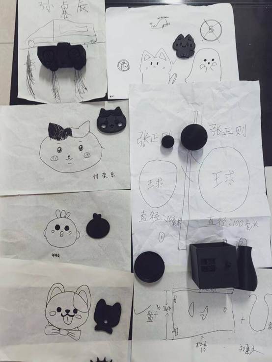 一群人坐在桌子前 AI 生成的内容可能不正确。